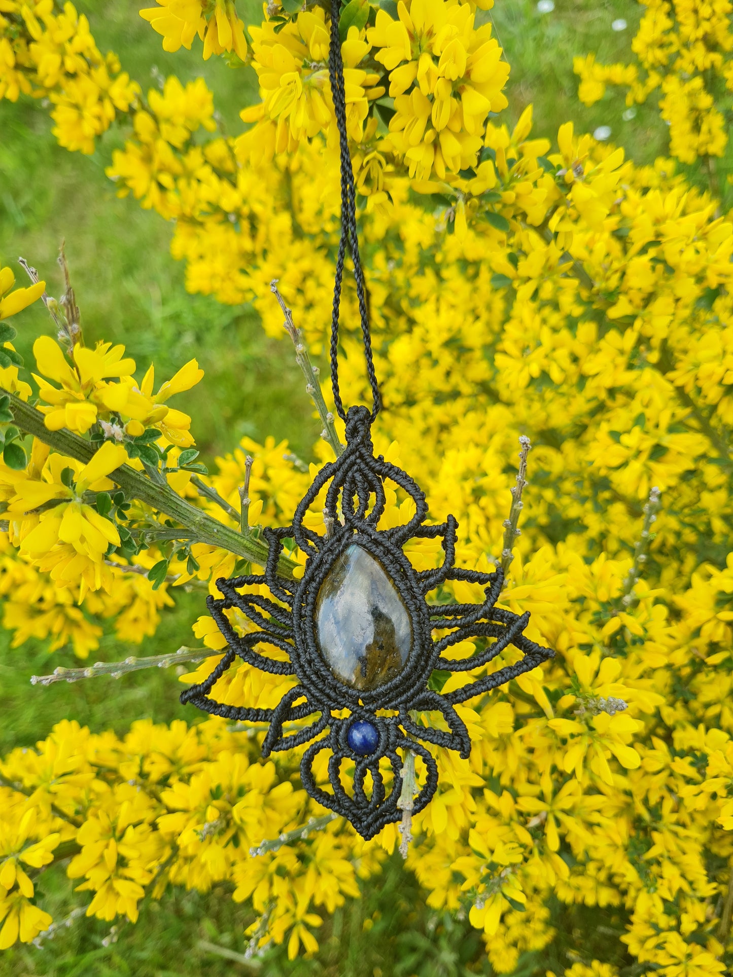 Lotus pendant