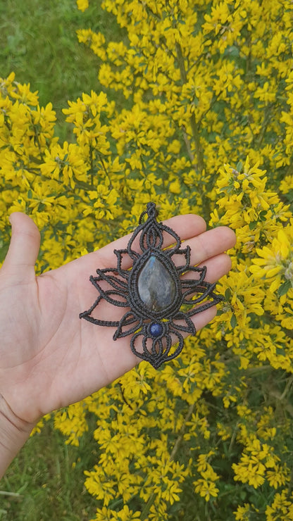 Lotus pendant
